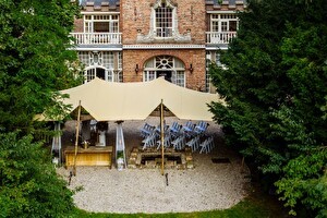 Hochzeit im Freien mit Stretchzelt