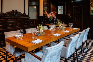 Room of Lintelo in business setting